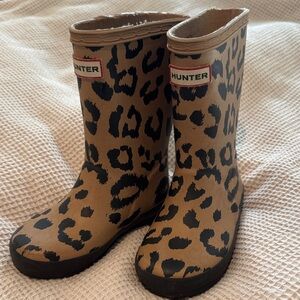 Hunter Kids' Brown and Black Leopard Print Boots